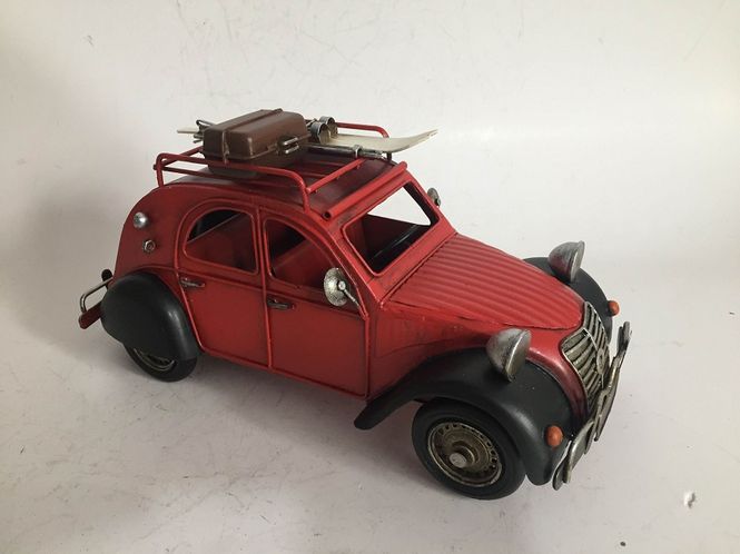 Hovedbilde Citroen 2CV m/ski og bagasje